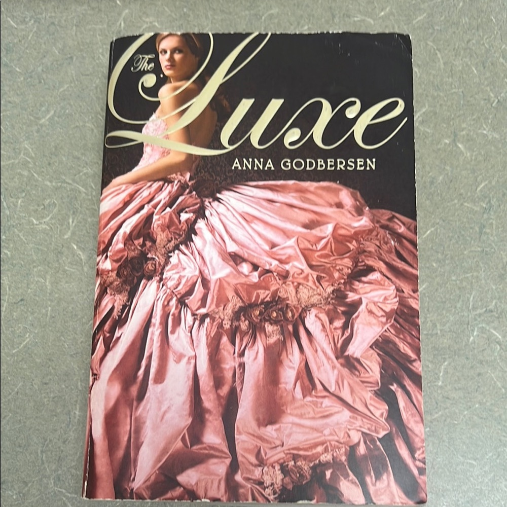 The Luxe by Anna Godbersen Book
